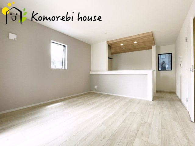 さいたま市西区宮前町　1期　新築一戸建て　FIT-A　03の居間・リビング|ゆったりとした居間です