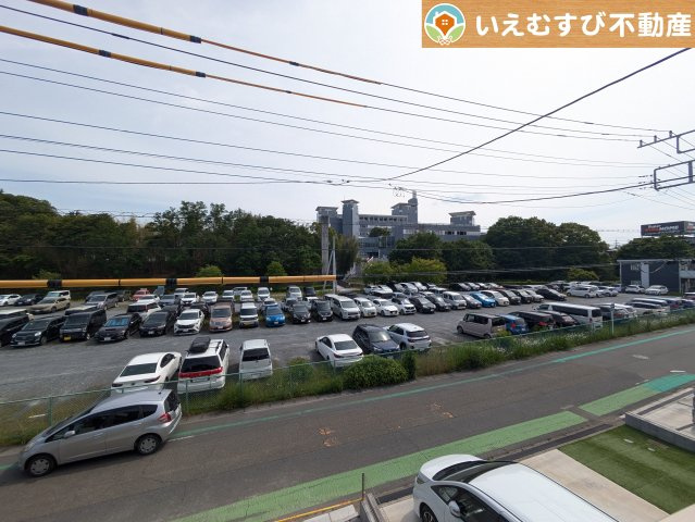 Terrechez　本庄市本庄2期の展望|高い建物が無く開放感のある展望
バルコニーからの展望も開けていてのどかな景色が望めます。日当りも良いですね♪