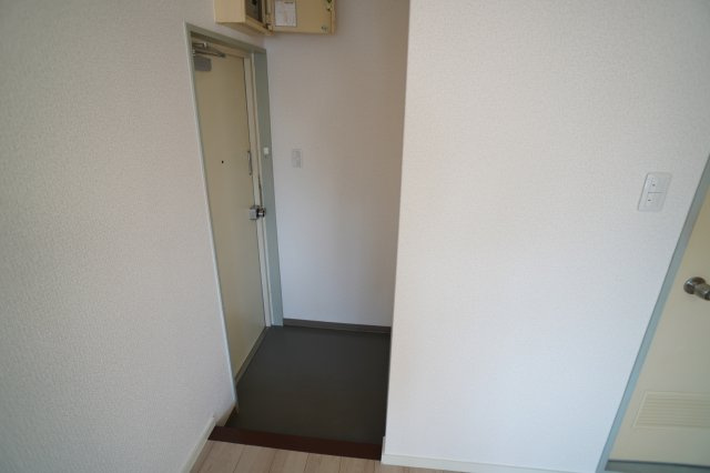 マンションアモリーノの玄関