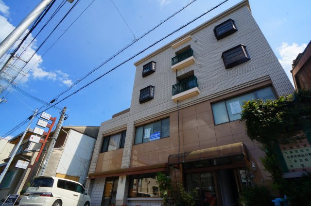 マンションアモリーノの外観