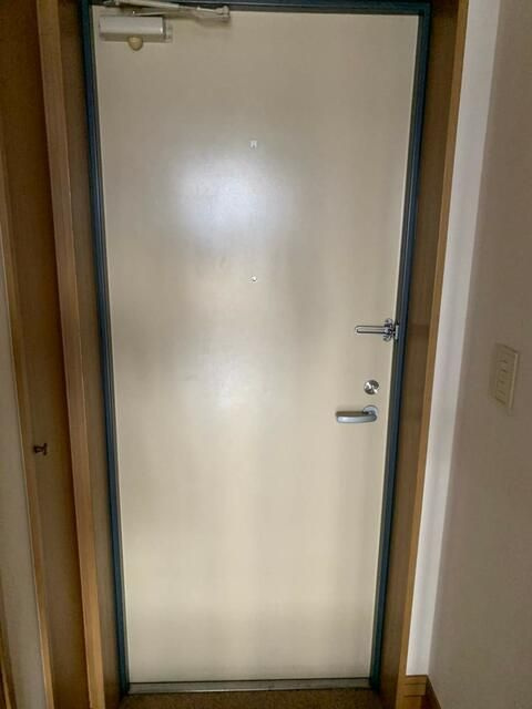 スリーベルマンションⅡの玄関