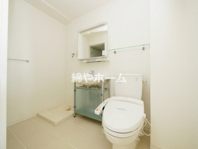 コーラルポワント難波WESTの洗面所|脱衣スペースもあります