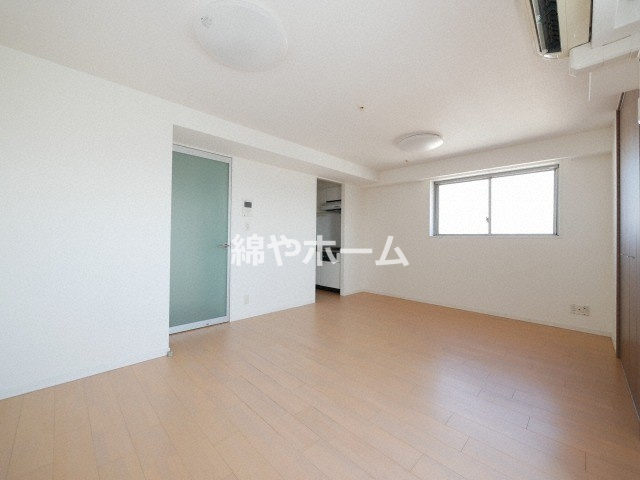 コーラルポワント難波WESTの居間・リビング|ゆったり過ごせるリビングです