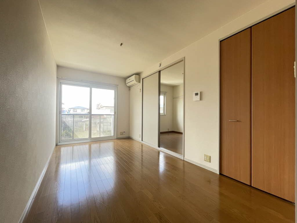 フェリ－スＫ Ⅲの居間・リビング