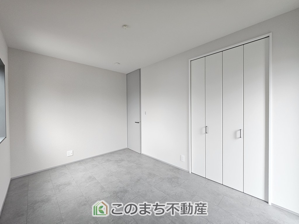 アーバンモデリア宇都宮市細谷町の洋室|陽当たりの良い洋室♪風通しもよく快適です☆