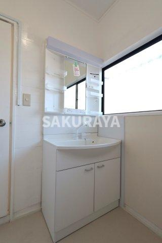 福居町貸家TY B棟の独立洗面台|2026年2月撮影。
