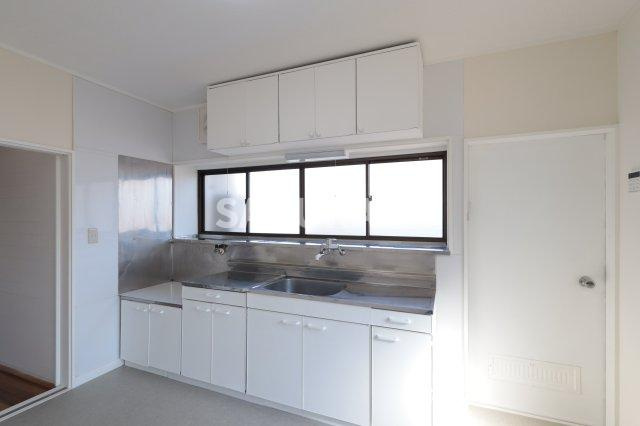 福居町貸家TY B棟のキッチン|2026年2月撮影。