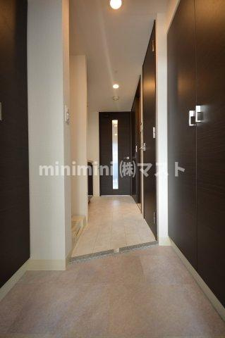 エステムコート大阪WESTⅡの玄関