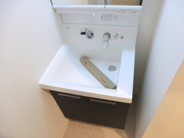 ラコルタ南浦和Ｓｔａの洗面所|★シャワー水栓型・洗面台です★