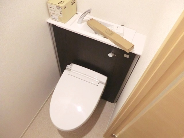 ラコルタ南浦和Ｓｔａのトイレ|★リモコンタイプの温水洗浄便座付きです★