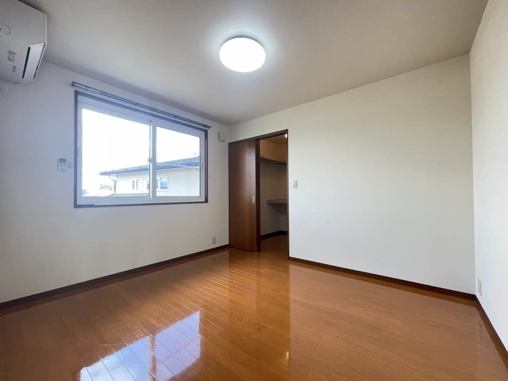 プラザ・カナン弐番館の洋室