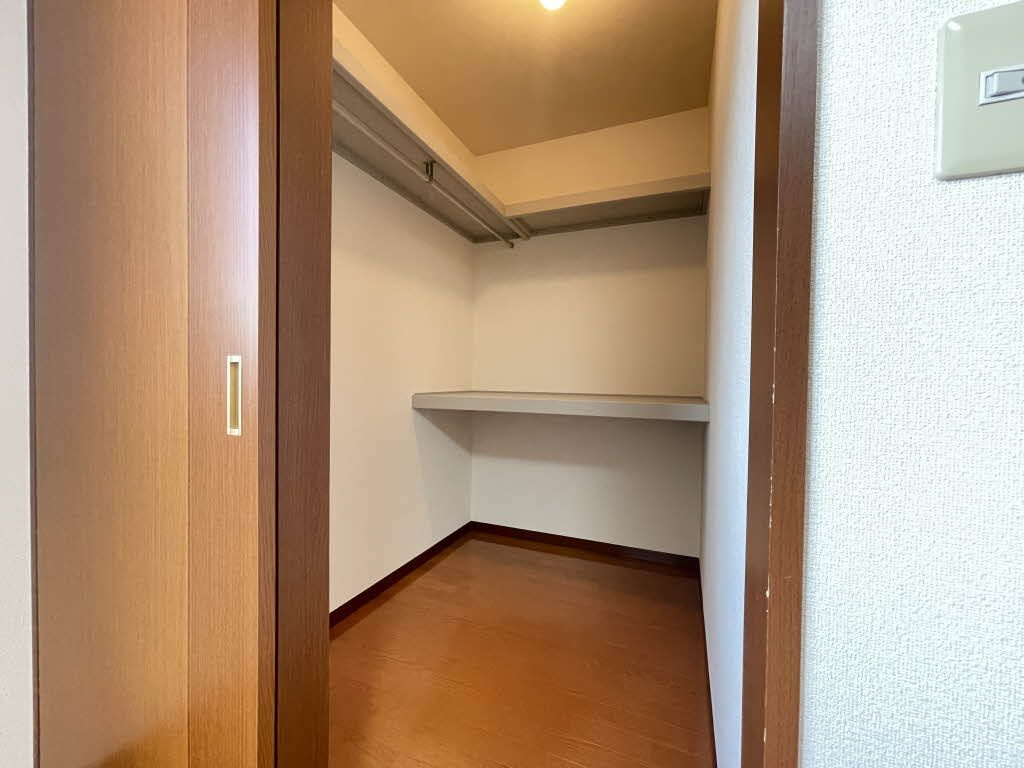 プラザ・カナン弐番館の収納