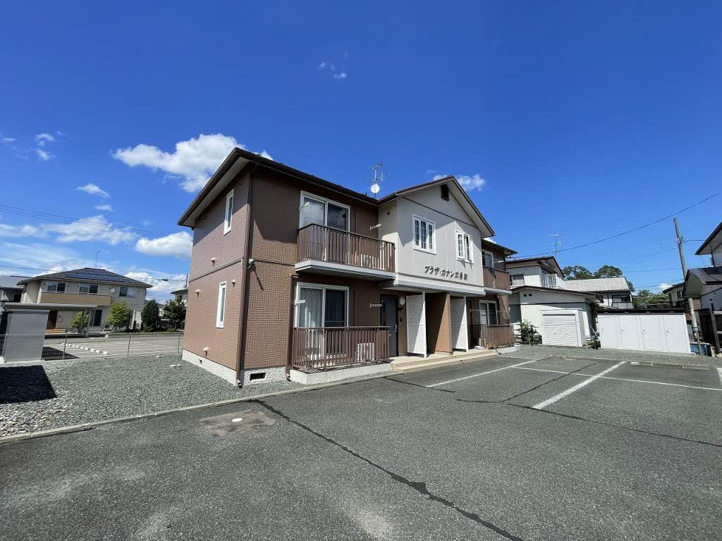 プラザ・カナン弐番館の外観