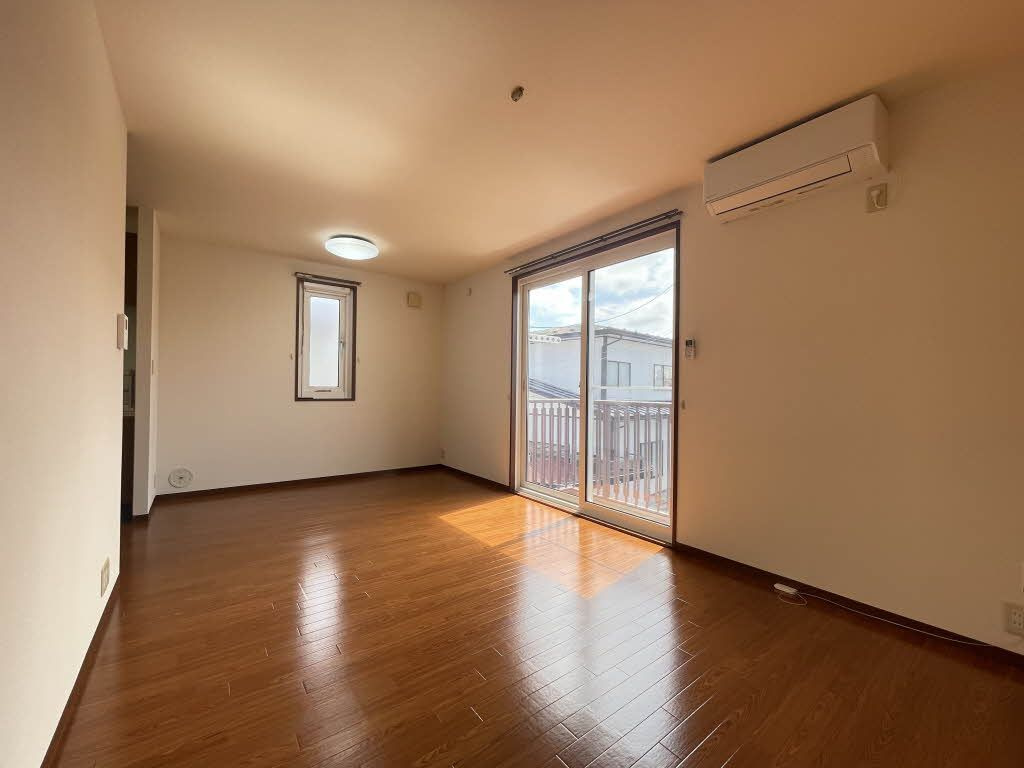 プラザ・カナン弐番館の居間・リビング