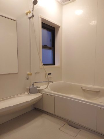 新潟市西区小針南の浴室