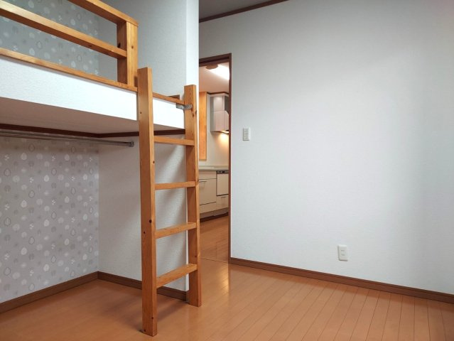 新潟市西区小針南の洋室