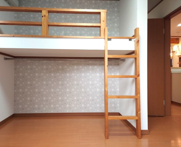 新潟市西区小針南の洋室