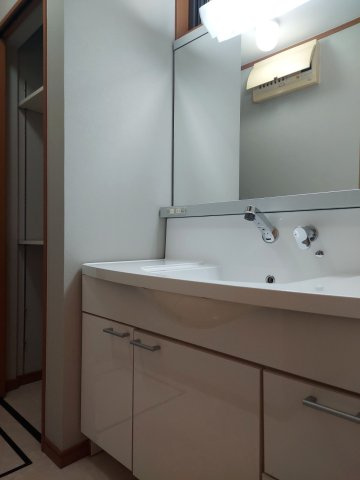 新潟市西区小針南の独立洗面台