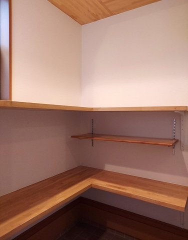 新潟市西区小針南の収納