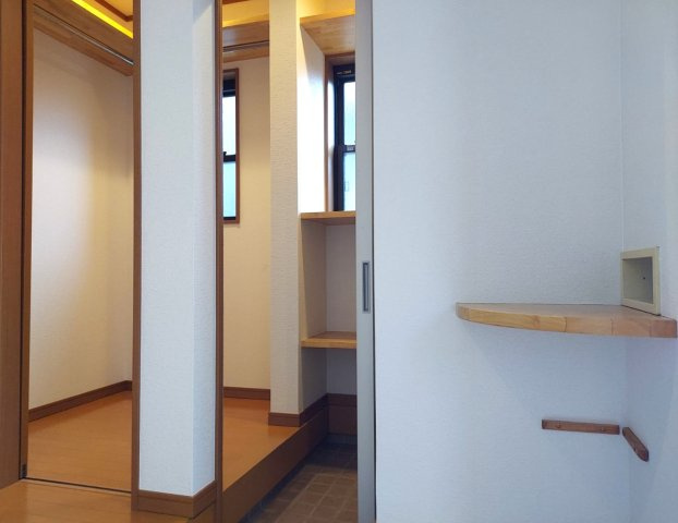 新潟市西区小針南の玄関