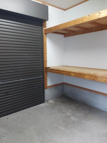 新潟市西区小針南の駐車場