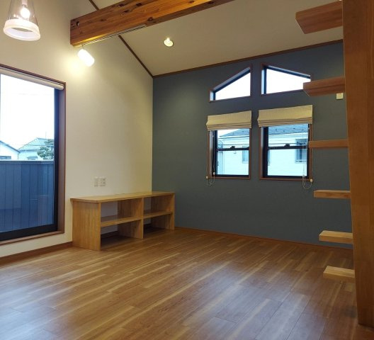 新潟市西区小針南の居間・リビング