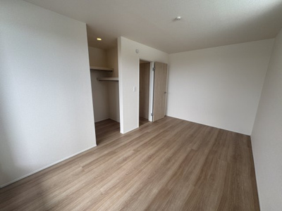 【洋室】 | 南城市玉城糸数4期（全2棟） | 2号棟　洋室7.5帖＋WIC付き♪（WIC×2部屋）