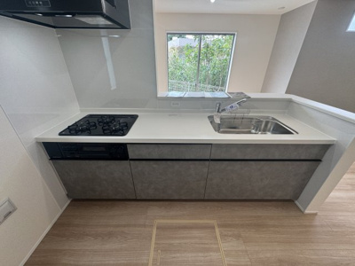 【キッチン】 | 南城市玉城糸数4期（全2棟） | 2号棟　使いやすいシステムキッチン♪