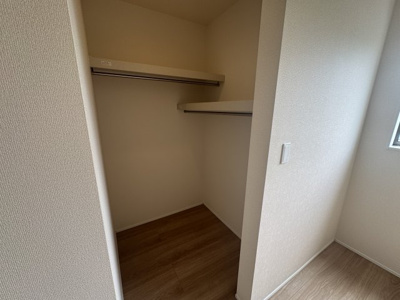 【収納】 | 南城市玉城糸数4期（全2棟） | 2号棟　洋室6帖＋WIC付き♪（WIC×2部屋）
