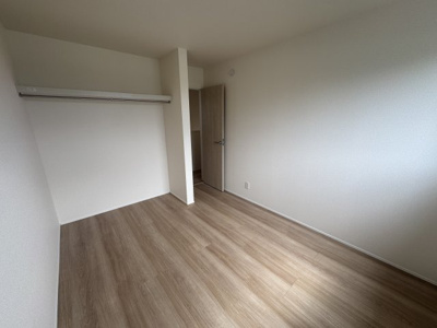 【洋室】 | 南城市玉城糸数4期（全2棟） | 2号棟　洋室5.25帖＋CL付き♪