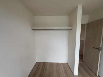 【収納】 | 南城市玉城糸数4期（全2棟） | 2号棟　洋室5.25帖＋CL付き♪