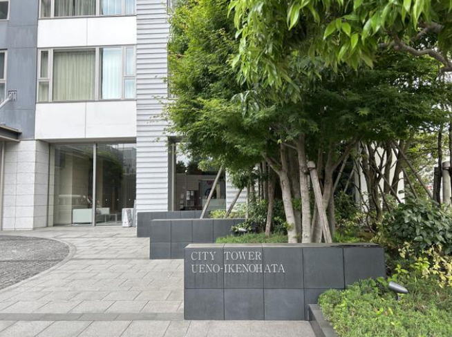 シティータワー上野池之端のエントランス