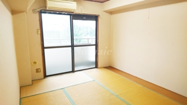 太田ハイツの和室|明るいお部屋です☆