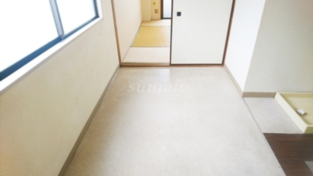 太田ハイツの居間・リビング|ダイニングです☆