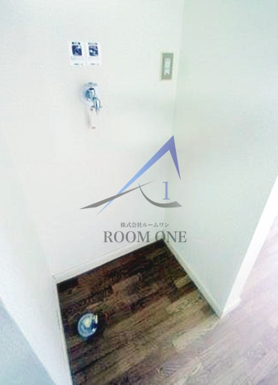 コーポタイムフェアの設備|洗濯機置き場です。