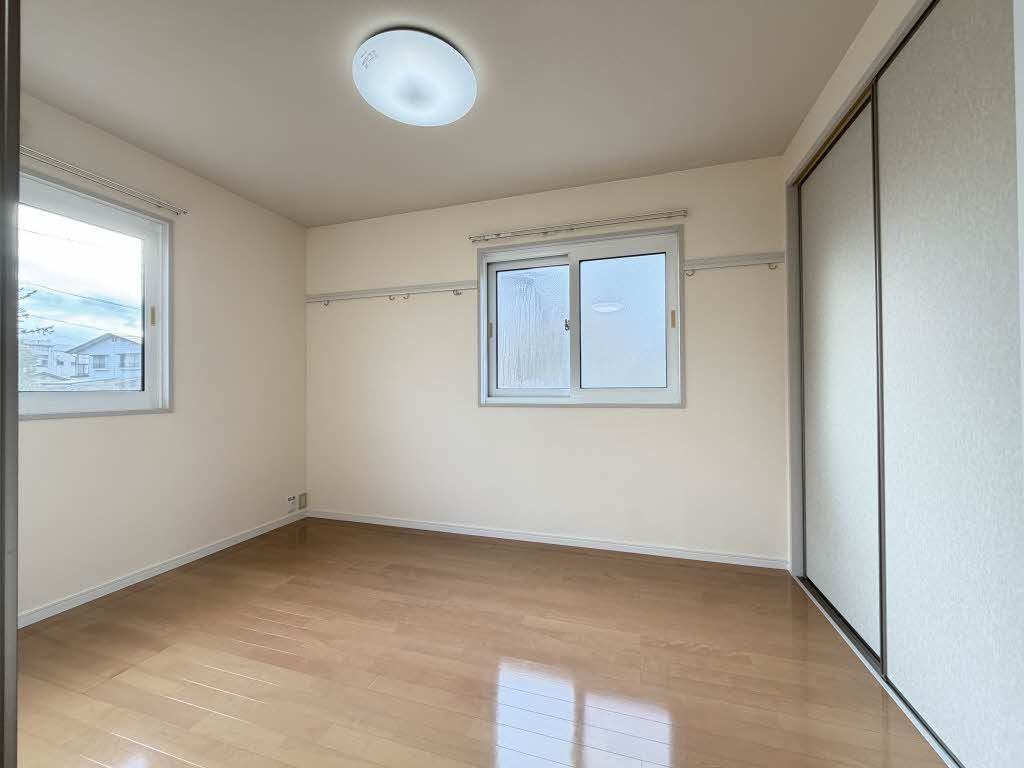 パレス・アザレアＤの洋室