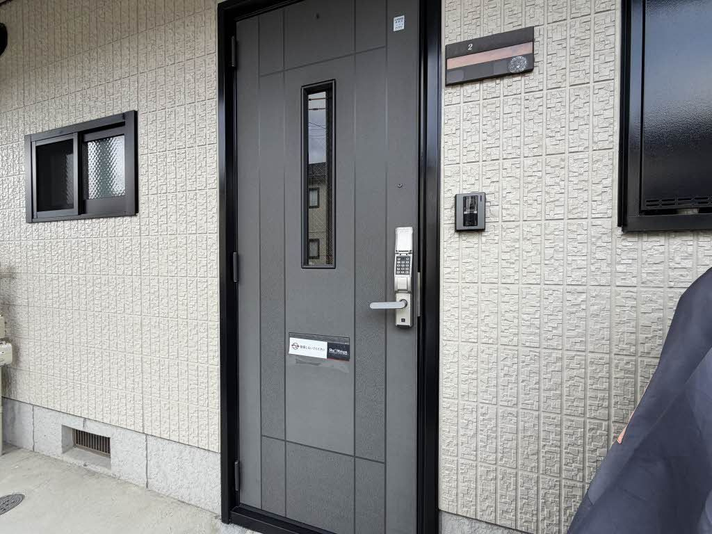 パレス・アザレアＤの玄関