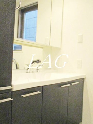 【洗面所】 | レジデンシャルステートタワー南千住 | 独立洗面台です。