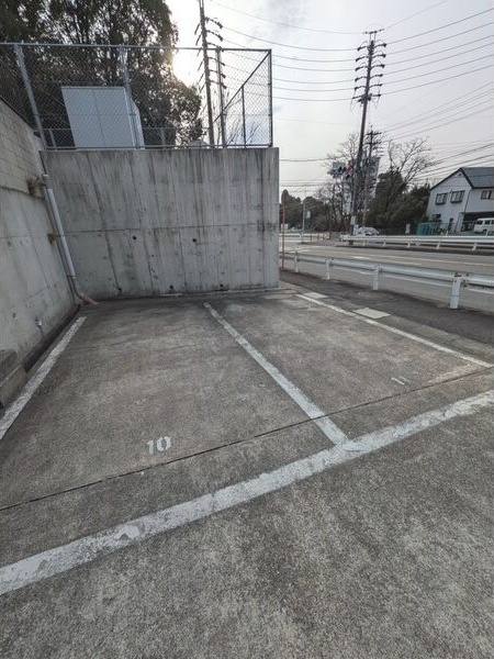 コーポ榎山　　刈谷市近郊の賃貸ならクラスホーム刈谷店の駐車場
