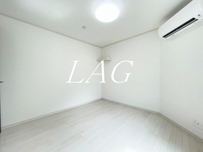 【居間・リビング】 | ＣＯＺＹ鎌倉 | 洋室のお部屋です。