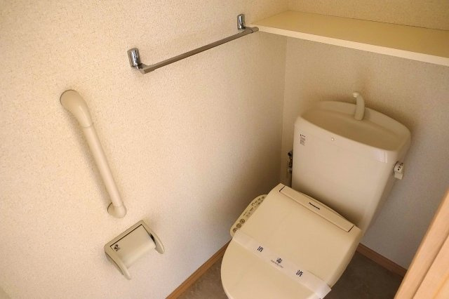 クレサンテームのトイレ