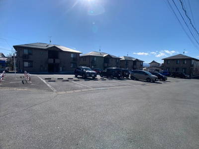 【駐車場】 | リビングタウン佐久平F