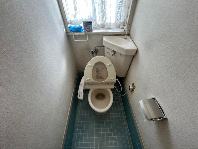 大阪狭山市東野中三丁目貸家のトイレ