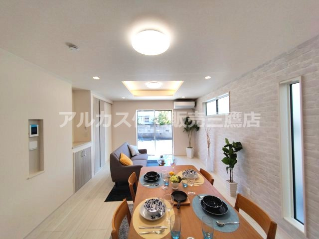 調布市柴崎2丁目 京王線 つつじヶ丘駅 新築戸建の居間・リビング