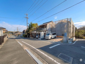 【前面道路含む現地写真】