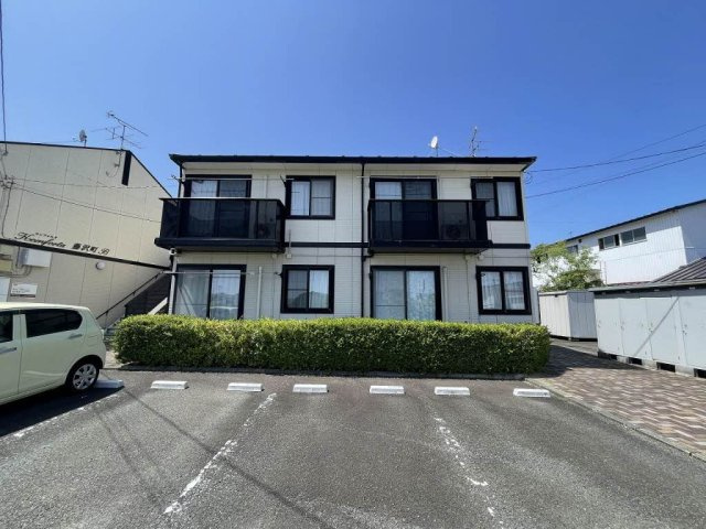 コンフォルタ藤沢町 Ａの駐車場