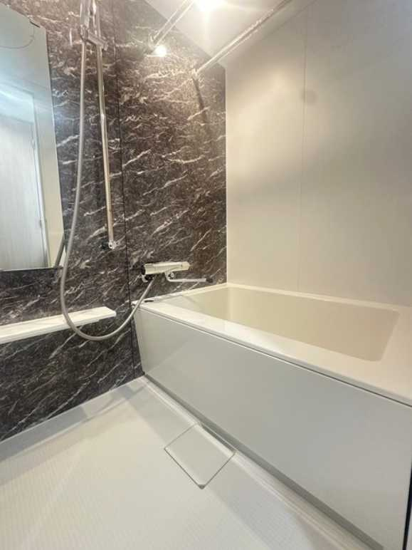 HF駒沢公園レジデンスTOWER　駅近　礼金0　タワー型マンションの浴室