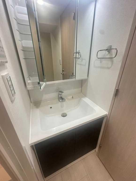 HF駒沢公園レジデンスTOWER　駅近　礼金0　タワー型マンションの洗面所