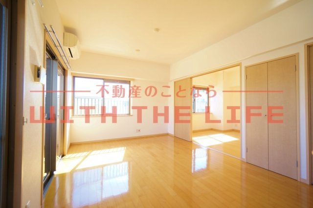 ロイヤルタワー花畑駅前【キャッシュバック対象物件】の寝室|落ち着いて過ごせるお部屋なので、寝室にいかがでしょうか
