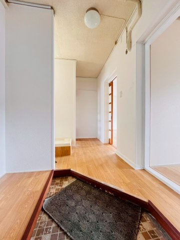 新多聞第ニ住宅の玄関